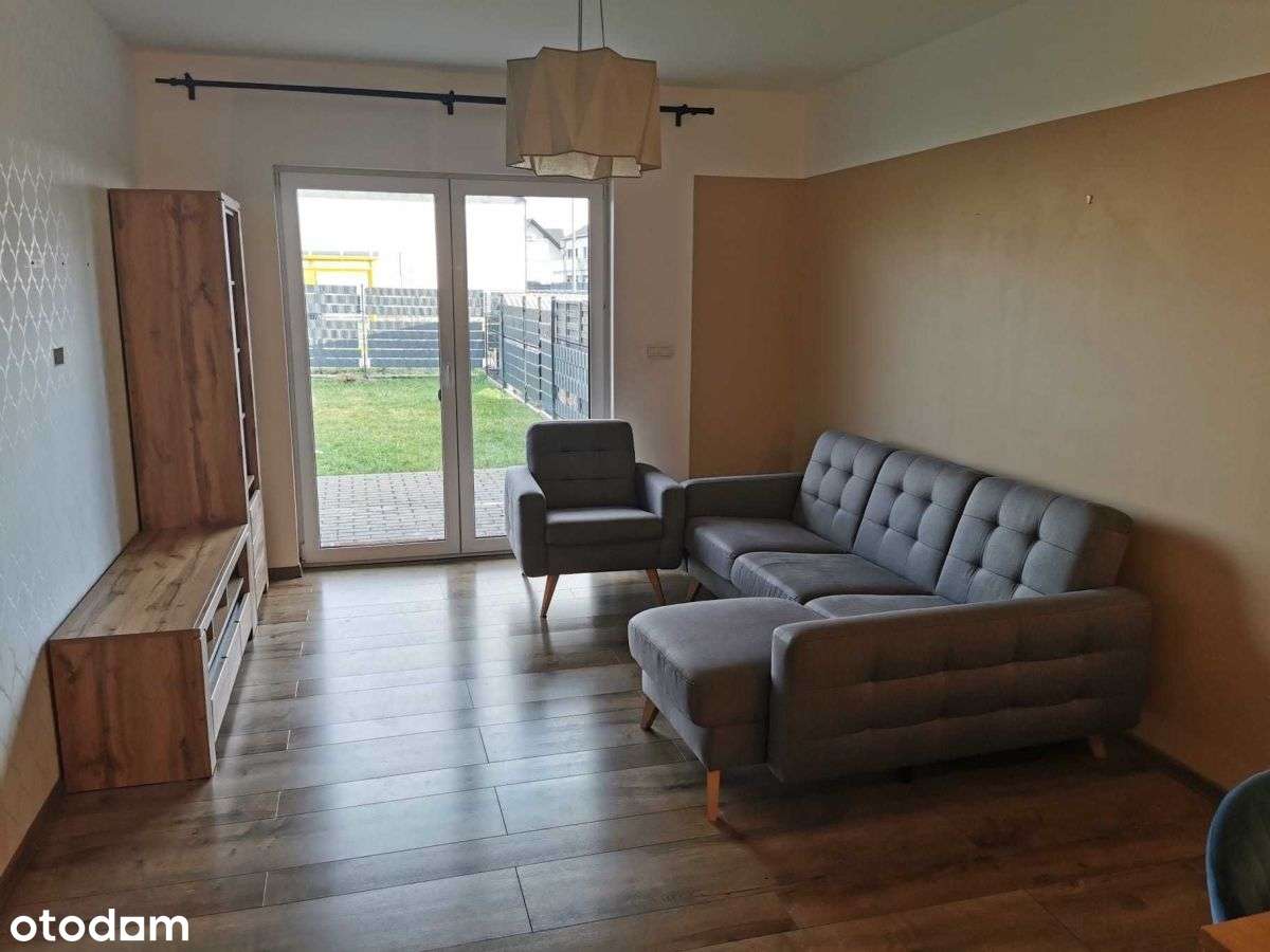 3 pokoje z ogrodenm i miejscem postojowym-1