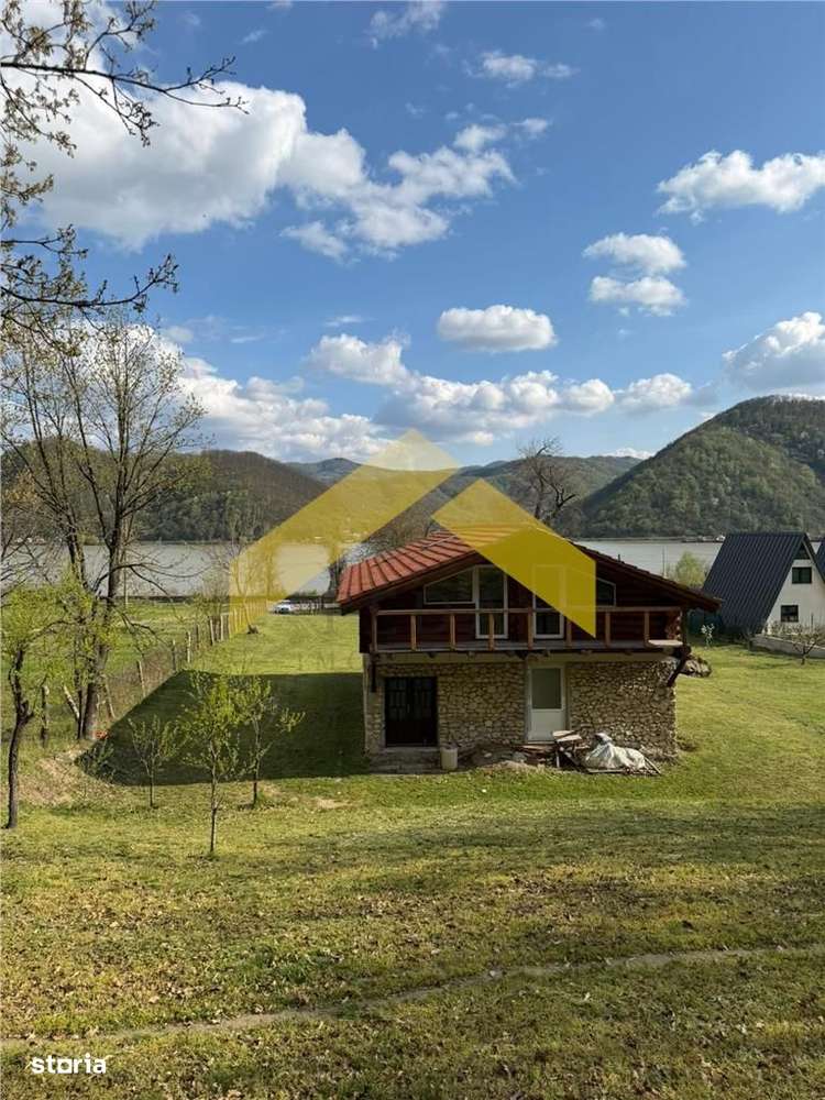 Cabana din piatra de codru si busteni pe Clisura Dunarii, Caraș-S-14