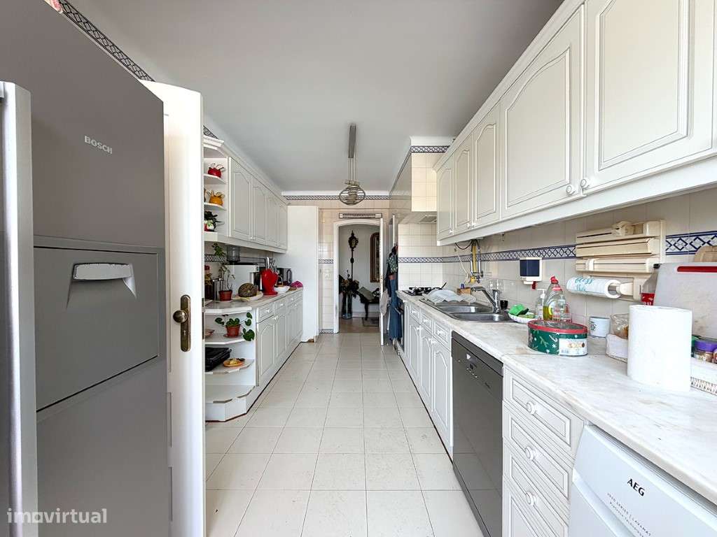 Apartamento T3 com garagem e piscina a venda em Cascais-10