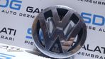 Sigla Emblema Grila Bara Spoiler Fata Volkswagen Golf 4 1998 - 2006 Cod 1J5853601A - 3