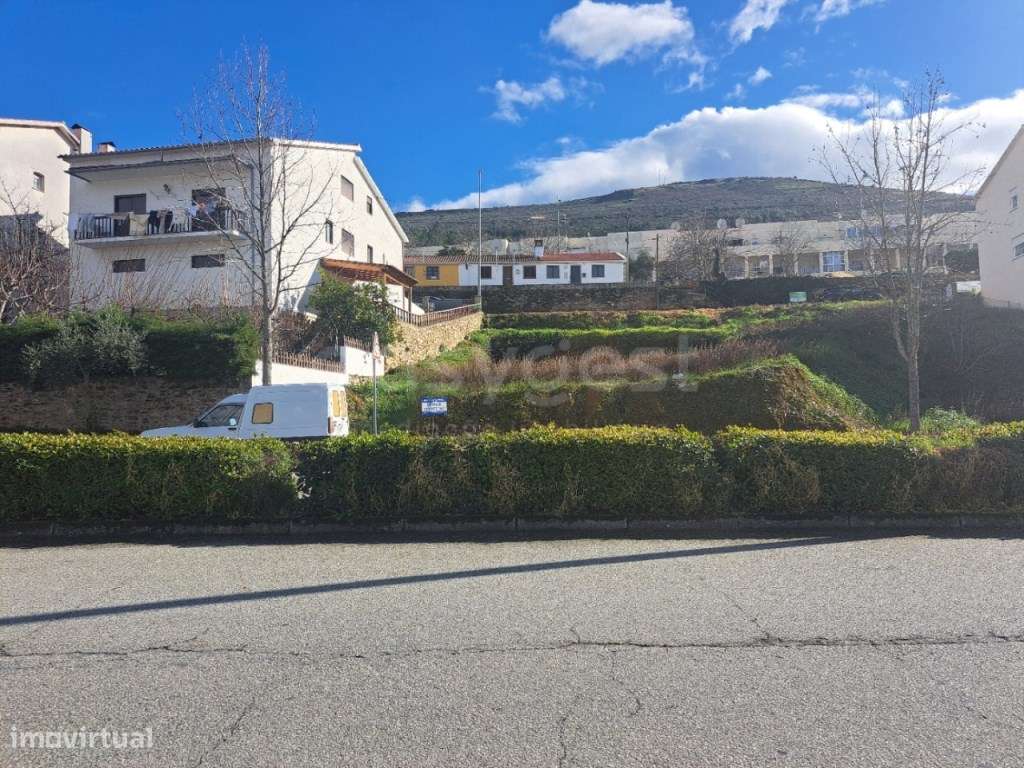 Lote com 450 m2, para construção de Moradia, em Torre de Moncorvo - Grande imagem: 2/12
