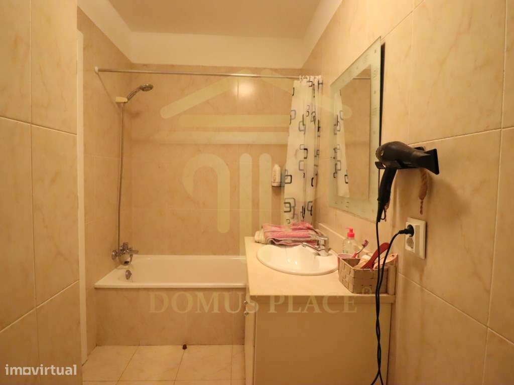 Apartamento T3 no Castelo da Maia com Terraço, 3 Frentes e Lugar de...-31