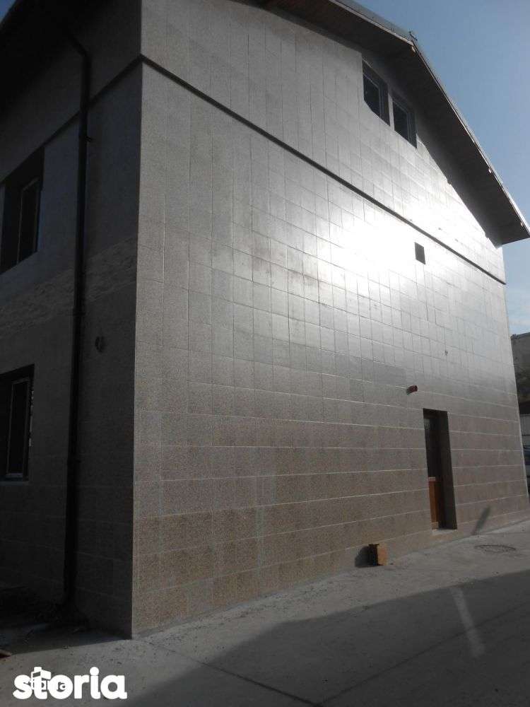 Vand/Inchiriez Cladire P+ 2 -Zona Pelican - Imagine principală: 5/8