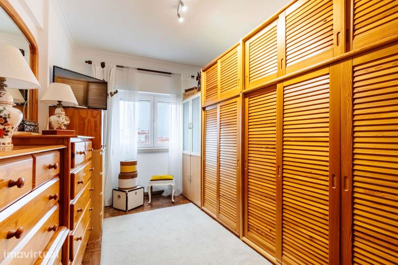 Apartamento T3 em Casal de São Brás, Amadora-28