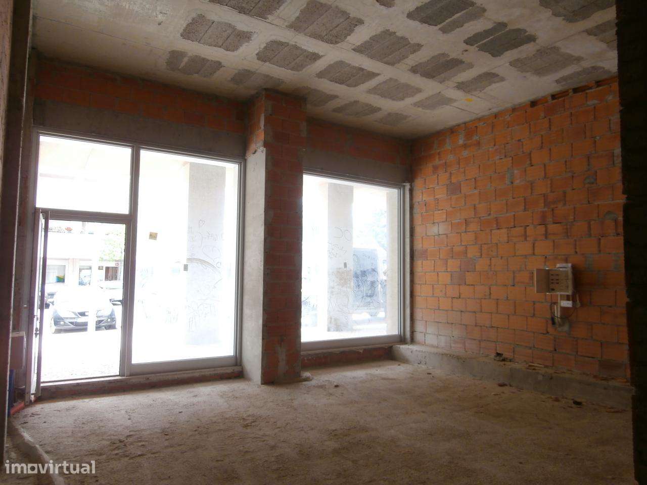 Loja ampla com wc e estacionamento - Edifícios Viriato II - Grande imagem: 4/11