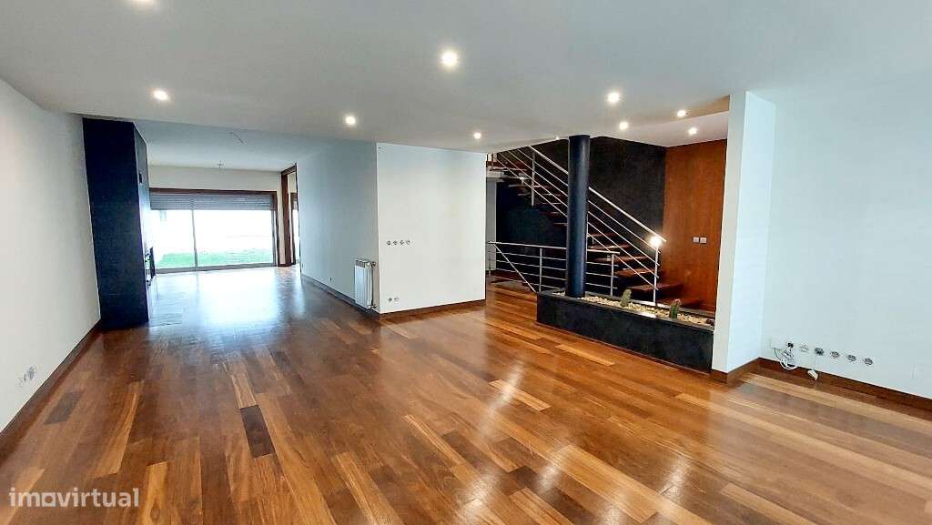 Moradia V4+1 em Banda com Piscina - Dume, Braga-8