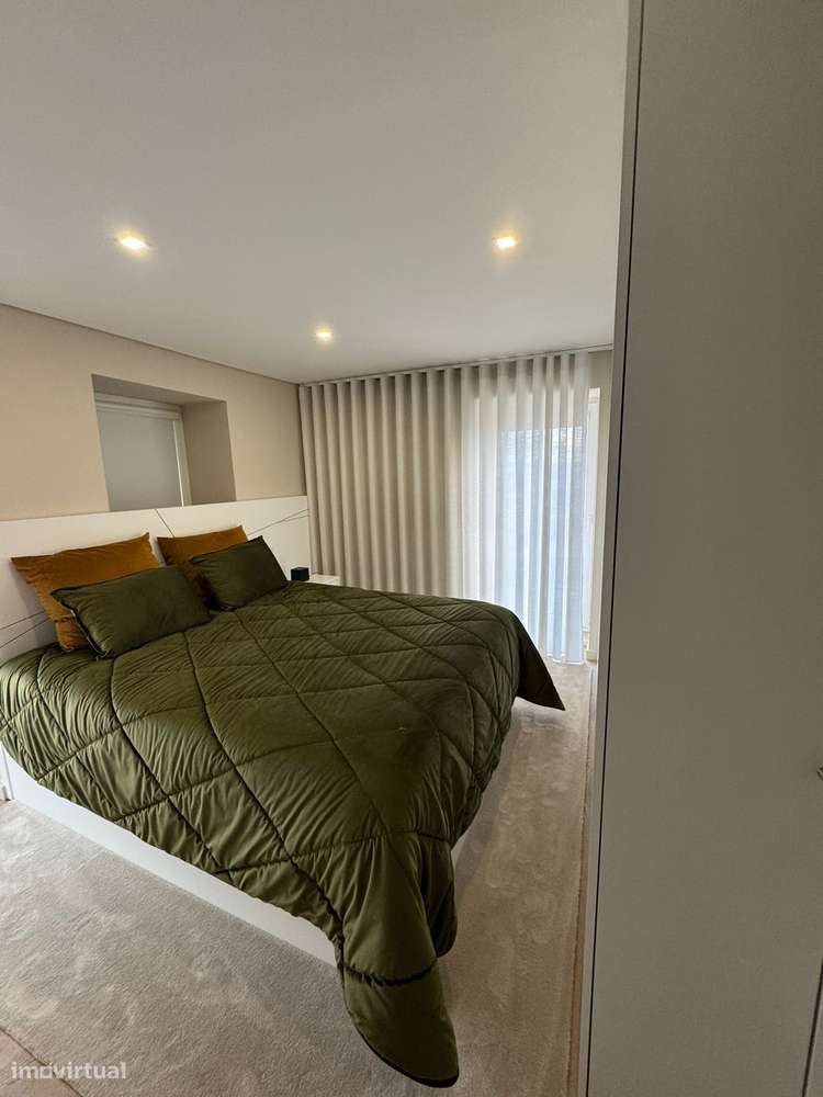 Moradia T3 individual Nova em Rebordões-7