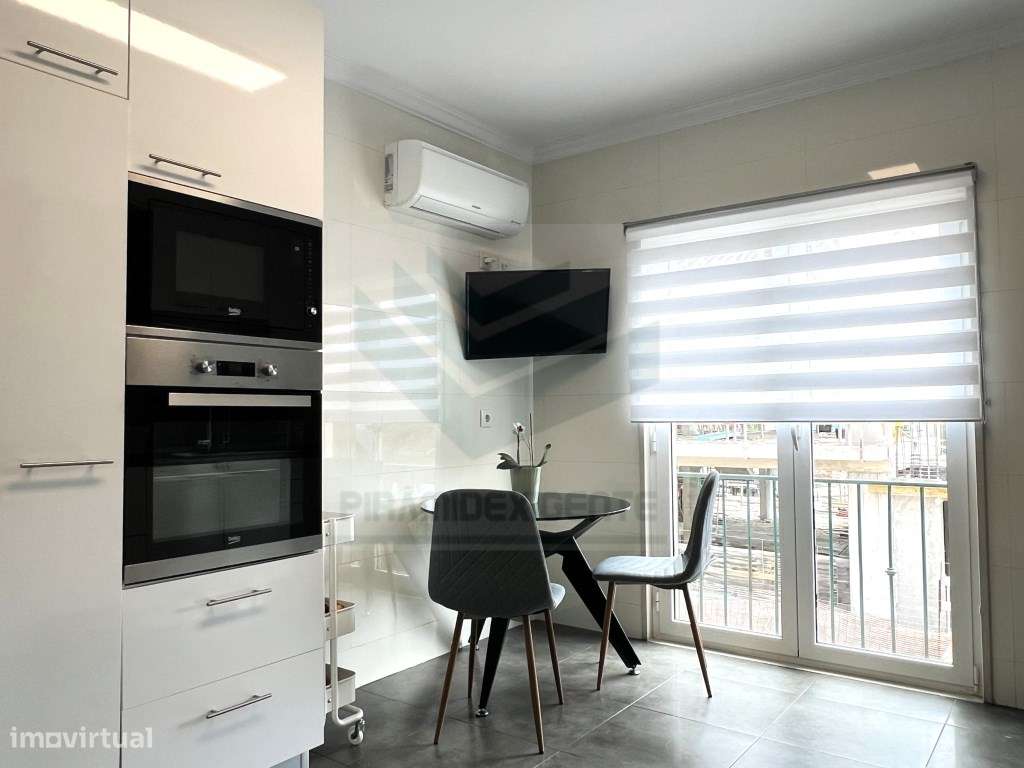 APARTAMENTO 1ºANDAR, T2, ESTACIONAMENTO, VISTA DESAFOGADA-24