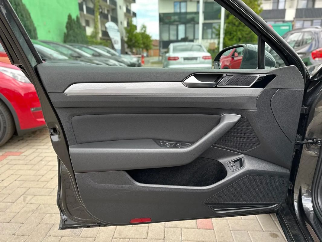 Volkswagen Passat 1.4 TSI Plug-In-Hybrid DSG GTE - 28
