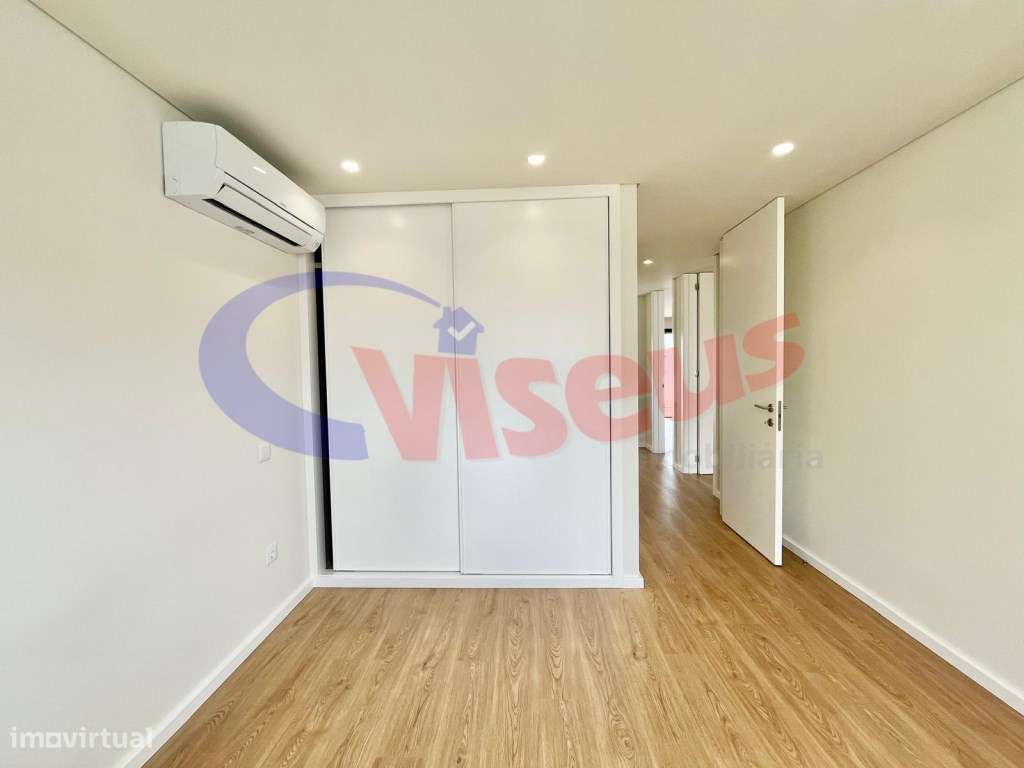 Apartamento T3 Penthouse Coimbrões-14