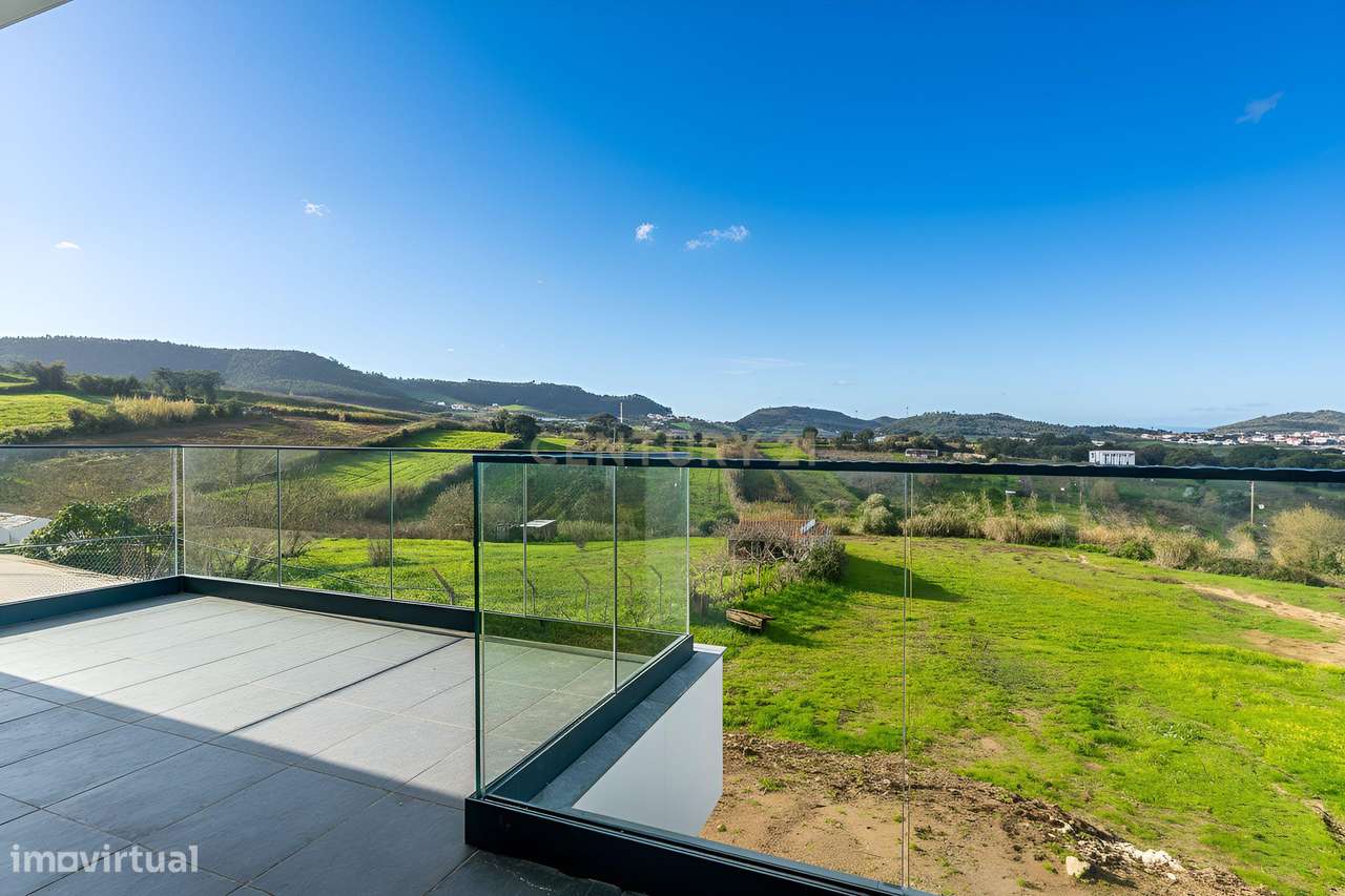 Moradia NOVA T4 de Arquitetura Moderna e Contemporânea –inserida num t - Grande imagem: 5/36