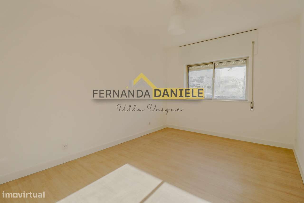* Oportunidade * Apartamento T3 remodelado, em localização...-17