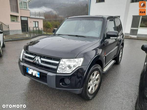 Mitsubishi Pajero - 1