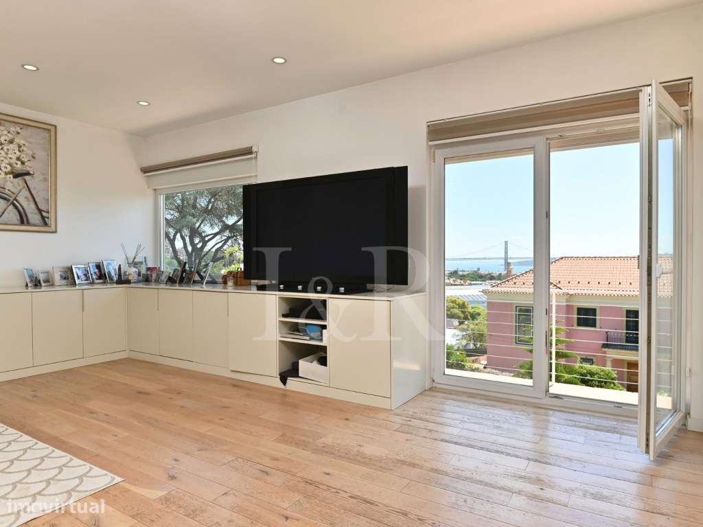 Moradia T6 com jardim, piscina e vista rio no Restelo, Lisboa-33