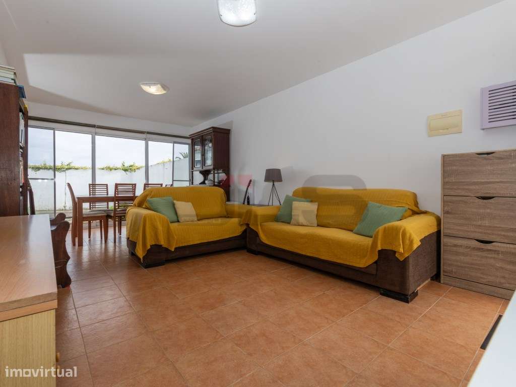 Moradia Térrea em Fenais da Luz: Conforto e Proximidade ao Mar-4