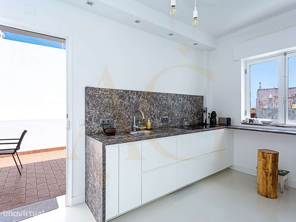 Moradia com Garagem, Piscina, Jardim e amplos Terraços, para venda ...-21