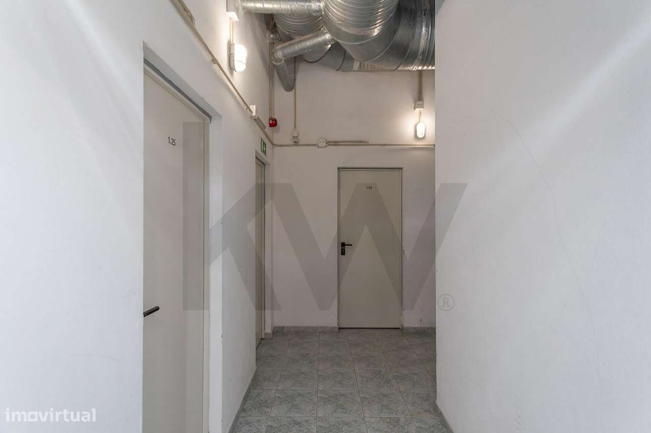 Praça de Espanha | T1 c/ estacionamento e varanda em Edf. de prestígio-27