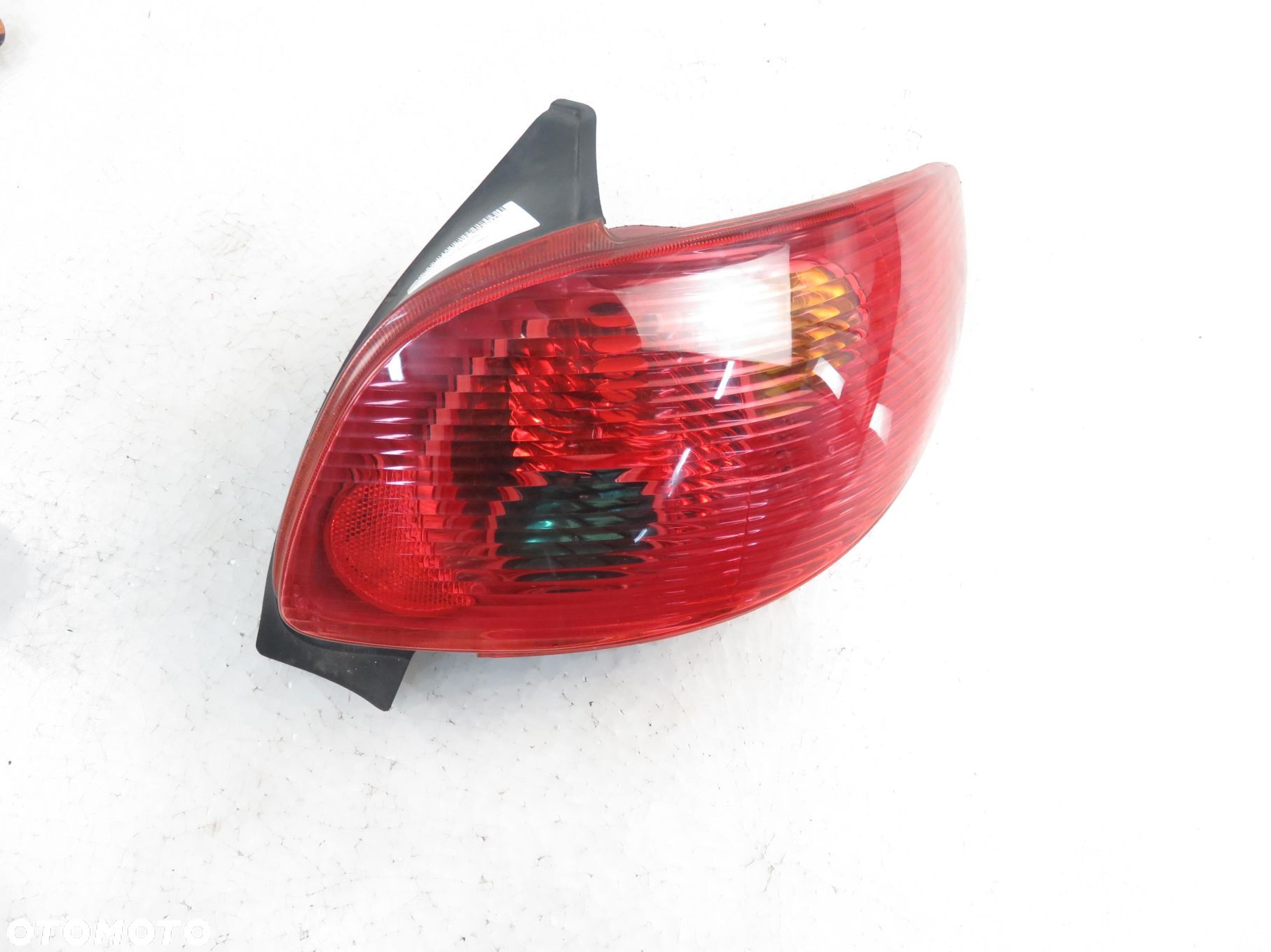 LAMPA PRAWA TYLNA PEUGEOT 206 - 1