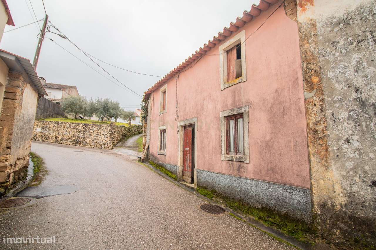 Moradia com terreno para reabilitação em Piquete, Soure - Grande imagem: 2/31