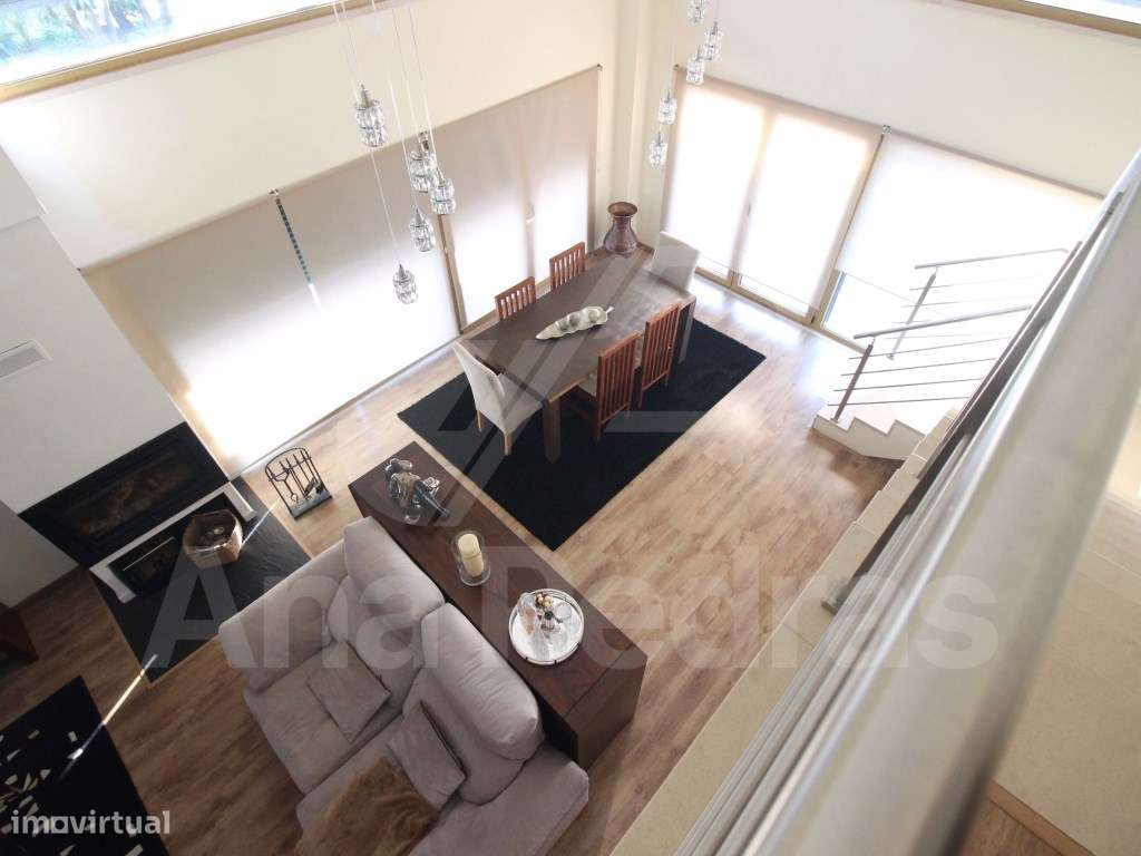 Contemporânea Moradia T4-17