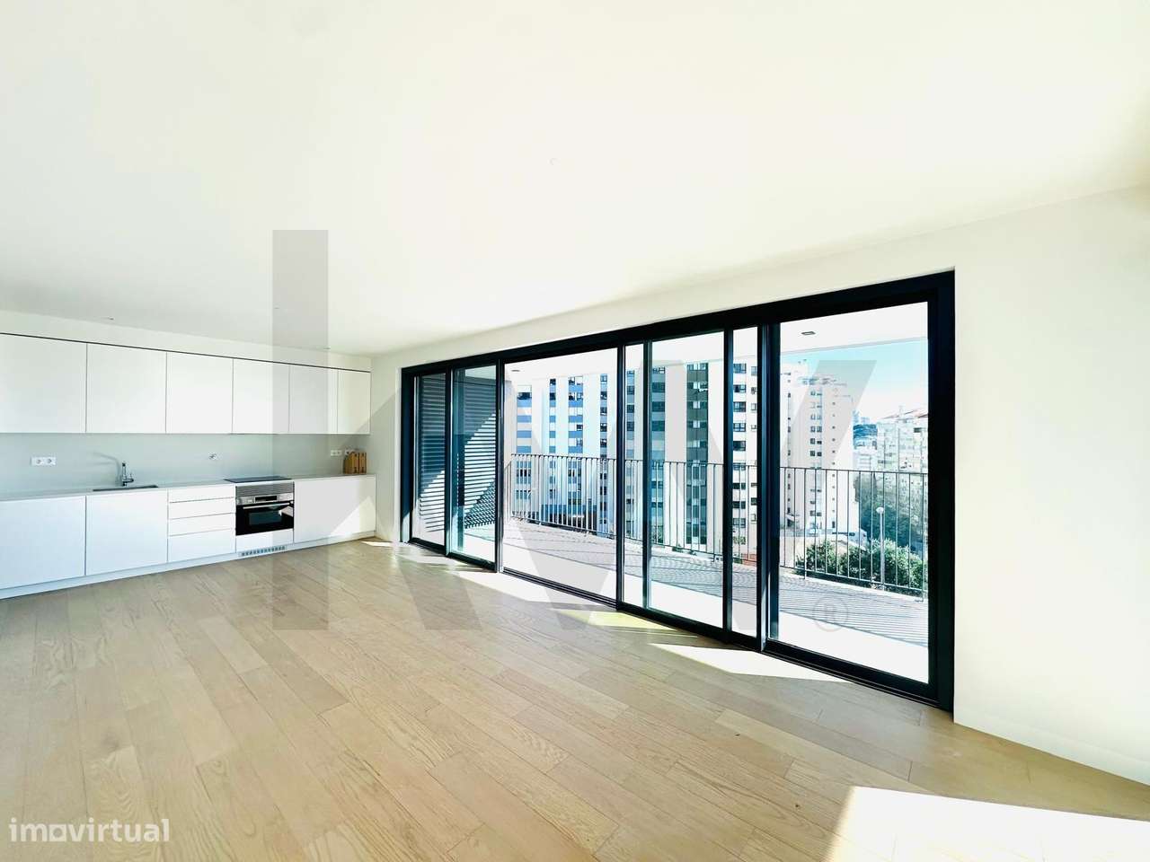 T2 com Ampla Varanda no Condomínio Fechado de Luxo "CITTI" – Miraflore - Grande imagem: 4/21