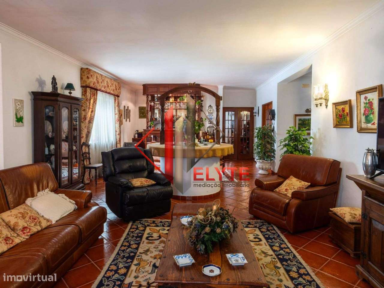 Moradia T7 no centro de Samora Correia-8