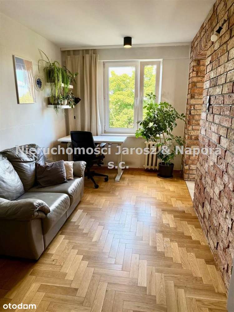 Do sprzedania M-4, ul.Łukasińskiego, 48m2-3