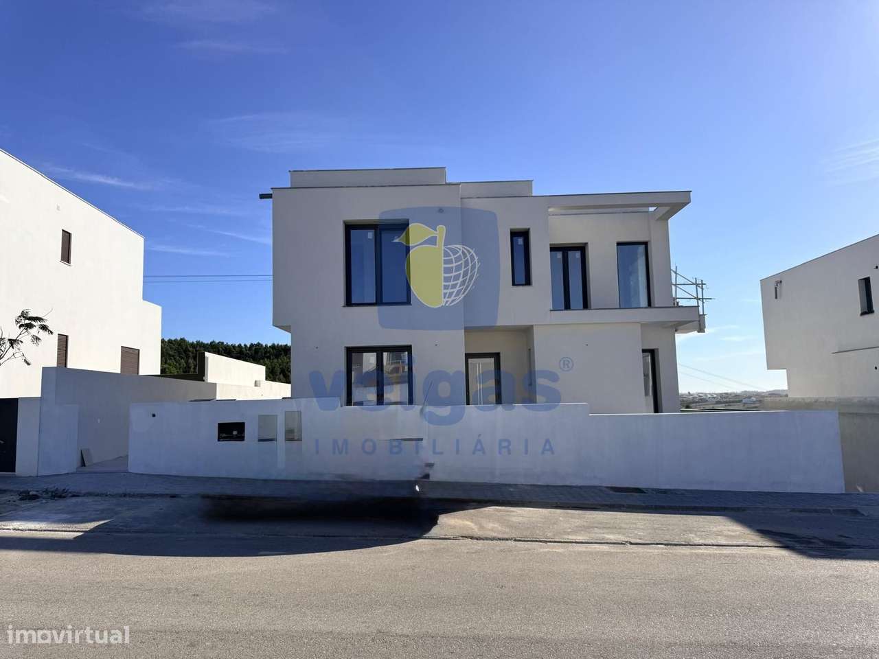 Moradia T4 com Piscina, Rooftop, Sistema VMC | Baleal – Peniche-34