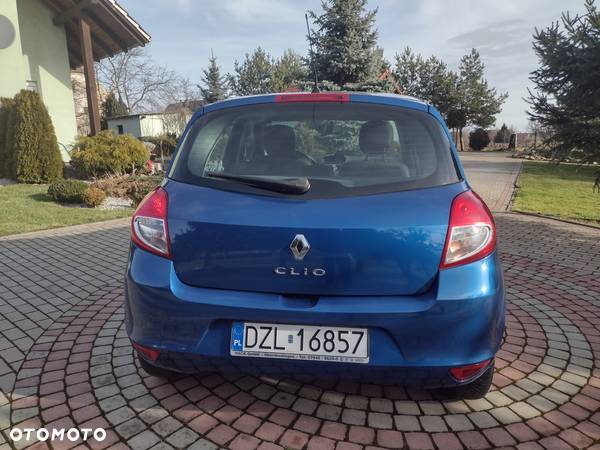 Renault Clio 1.2 16V 75 Collection - 4