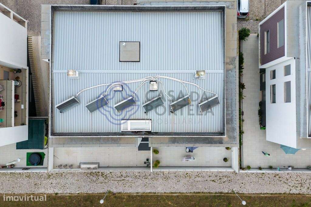 Apartamento T1 Como Novo com Terraço e 2 Lugares de Garagem na Quinta - Grande imagem: 4/28