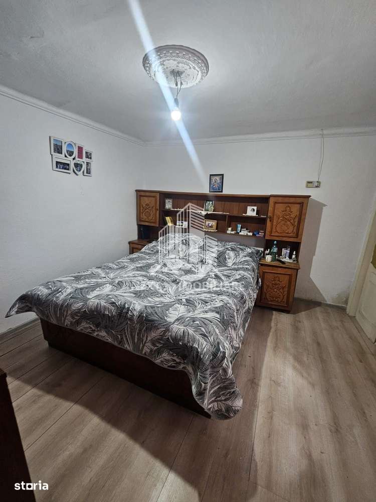 Casa 3 camere cu teren de 1137mp, in Lumina pe  strada Morii-2