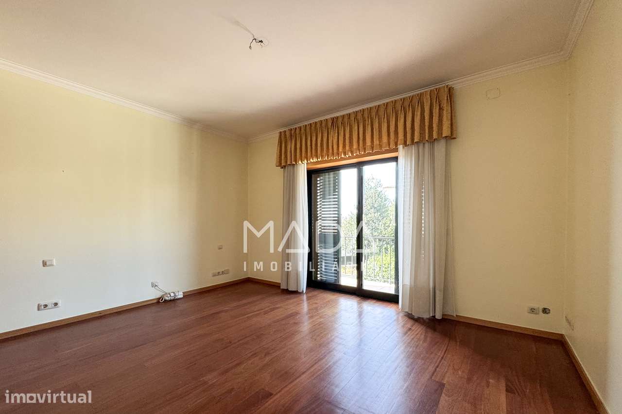 Moradia T4 + Moradia em pedra + terreno (3 artigos) em Lago, Amares-17