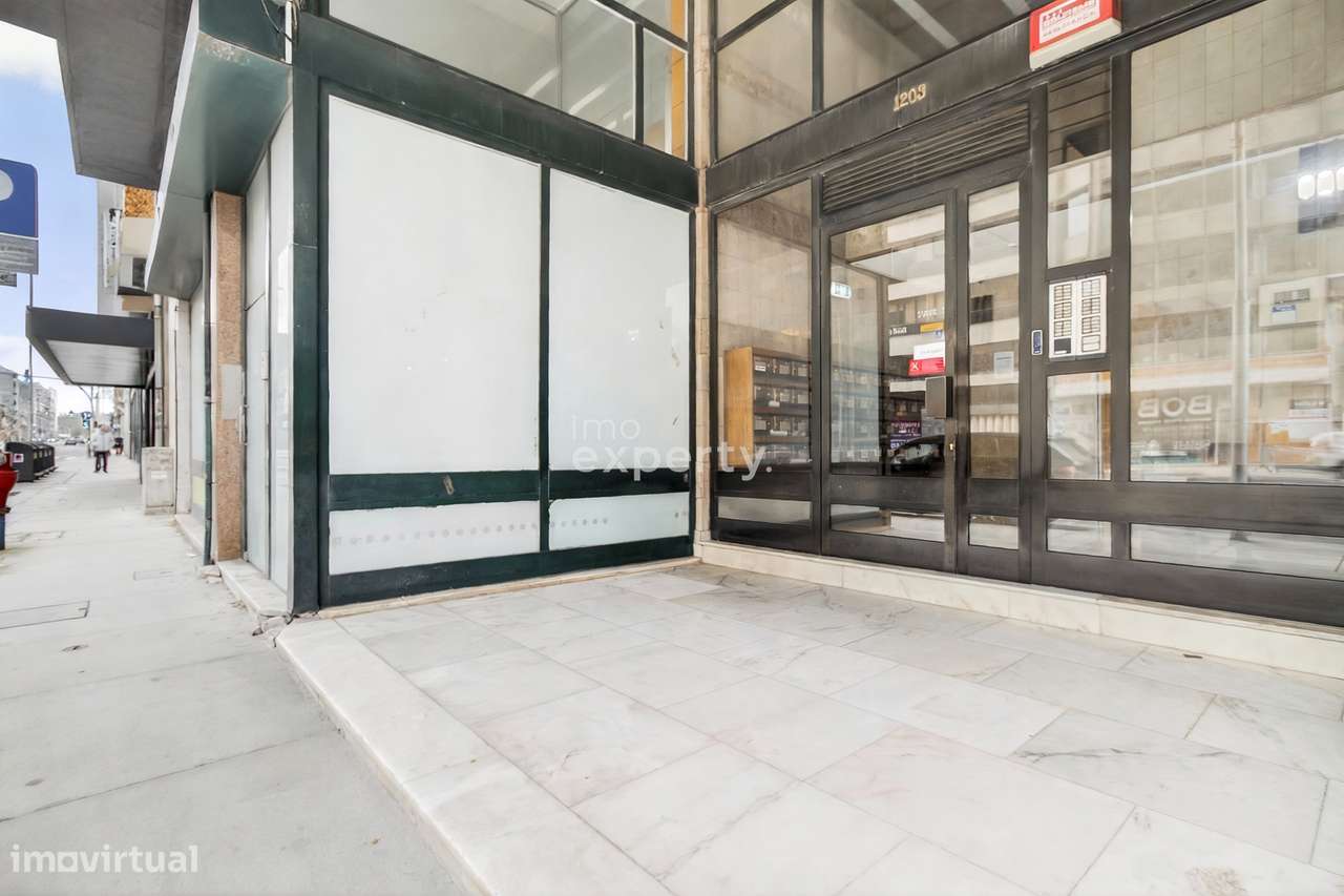 Escritório Renovado na Av. da Boavista, Porto - Grande imagem: 3/20