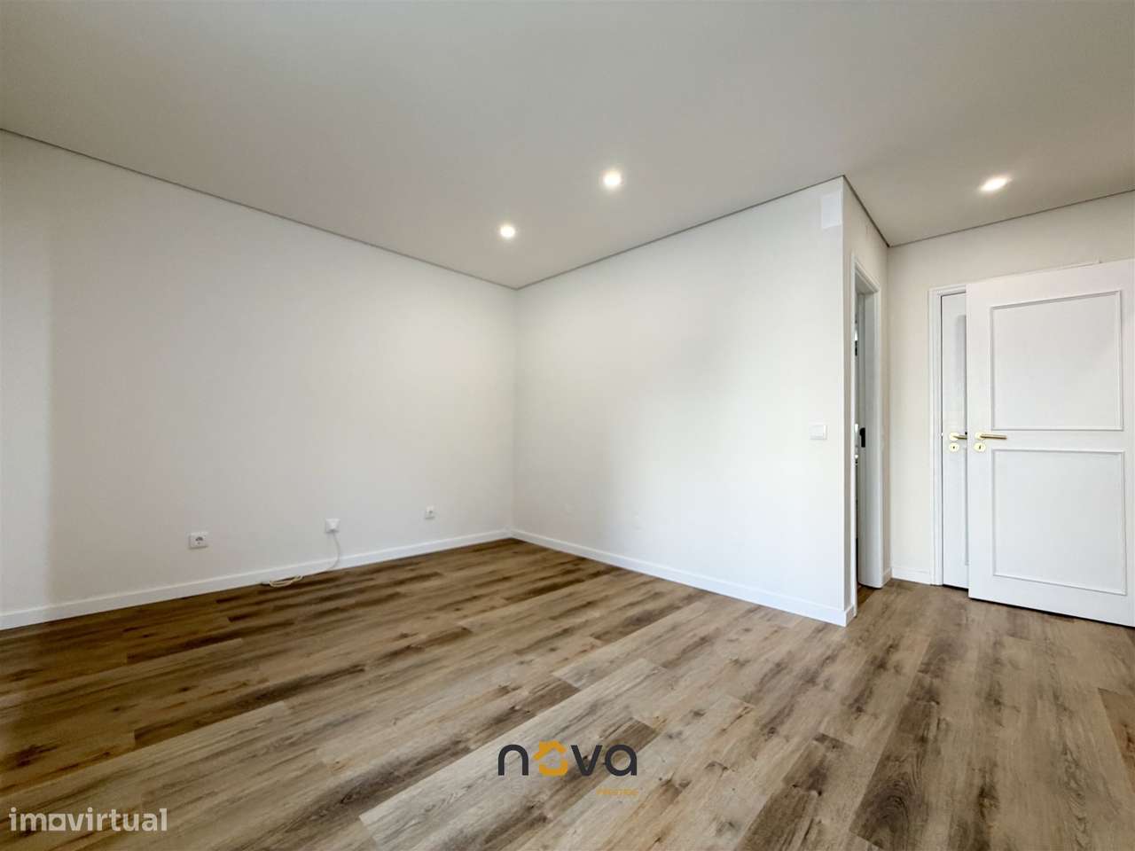 Apartamento T4 Totalmente Remodelado na Póvoa de Varzim-16