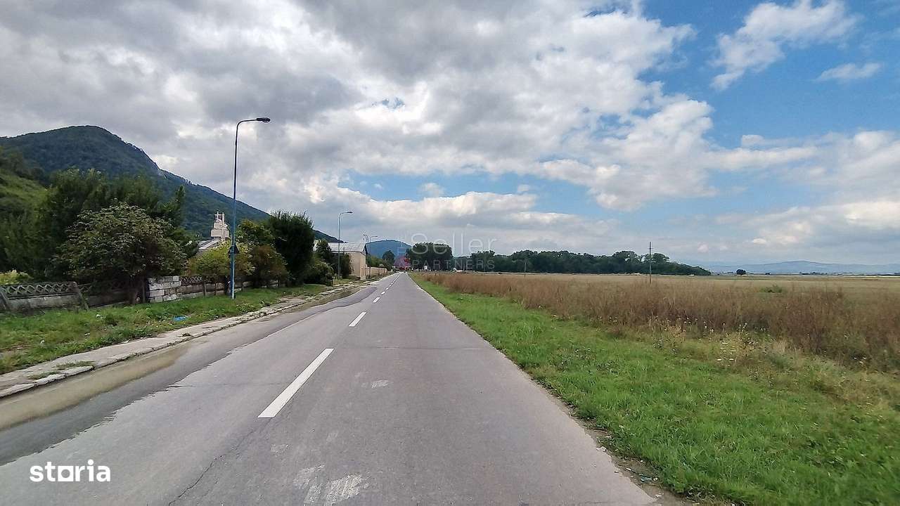 Teren Intravilan - Imagine principală: 3/9