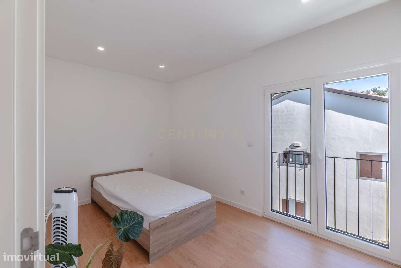 Moradia T3 + 2 com Piscina - Foros de Amora-20