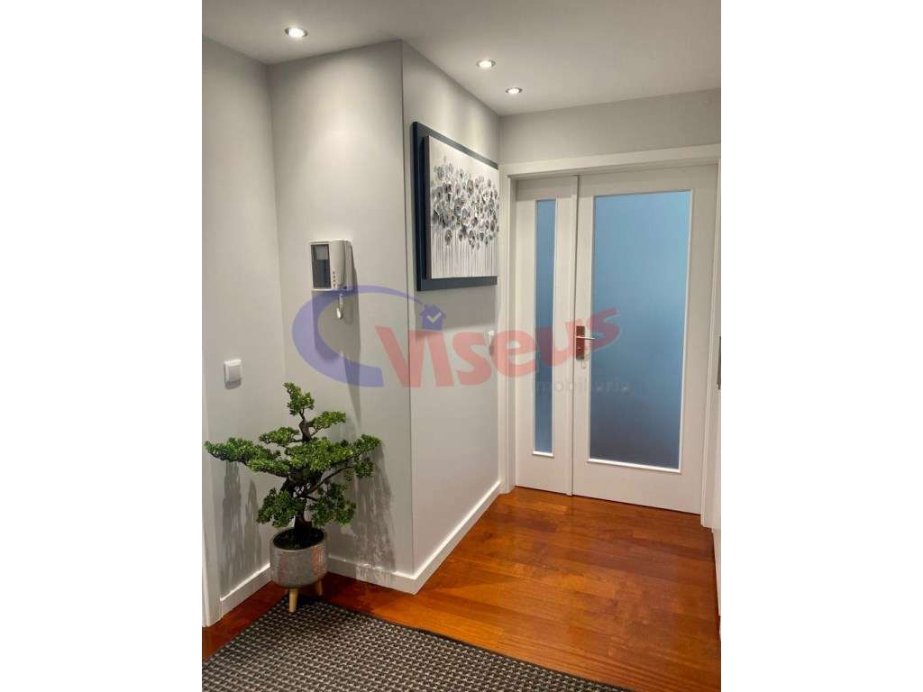 Apartamento T2 Penthouse Mobilado-12