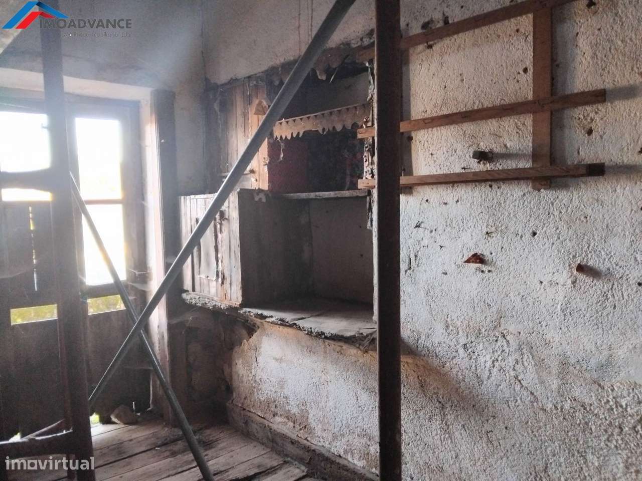 Casa centenária situada numa aldeia no concelho de Penacova, Coimbra-35