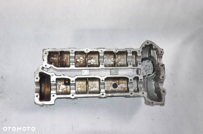 Pokrywa zaworów Mercedes E W212 S W221 3.0 CDI V6 - 2
