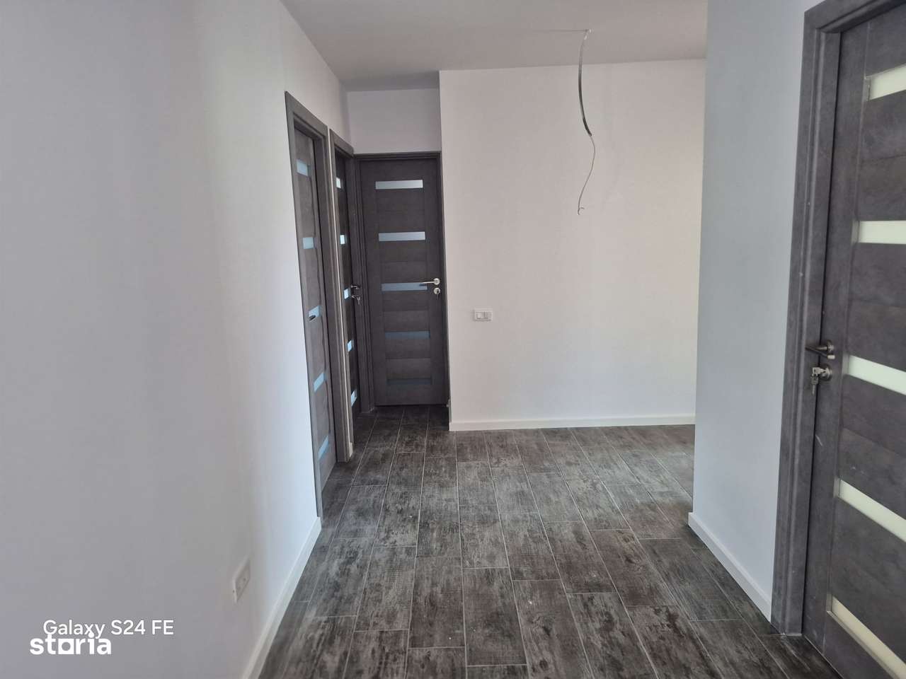 Casă independentă cu 3 camere/living /baie / și teren de 600mp-18