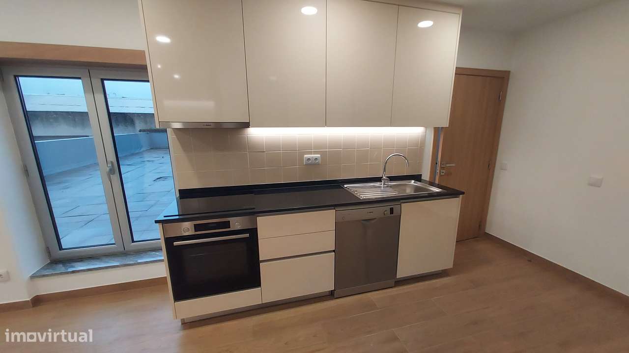 Apartamento T1 com garagem - Centro de Ourém - Grande imagem: 4/17