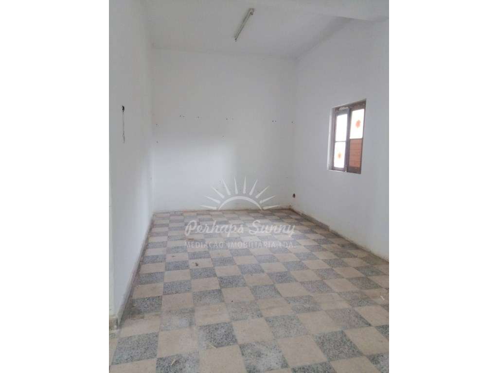 Edificio Habitacional + Comercio - Centro Cartaxo-11