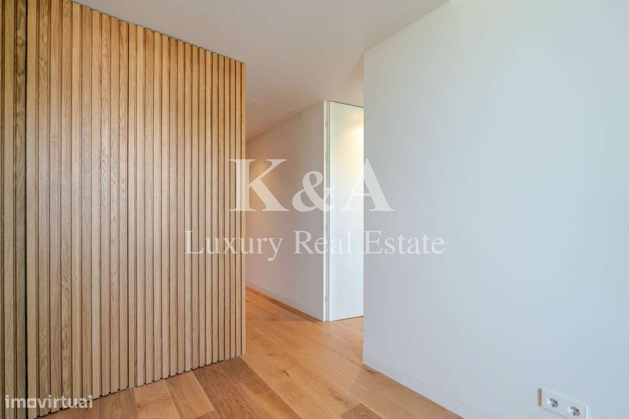 Penthouse T4+1 na Foz com piscina e Vista Mar-16