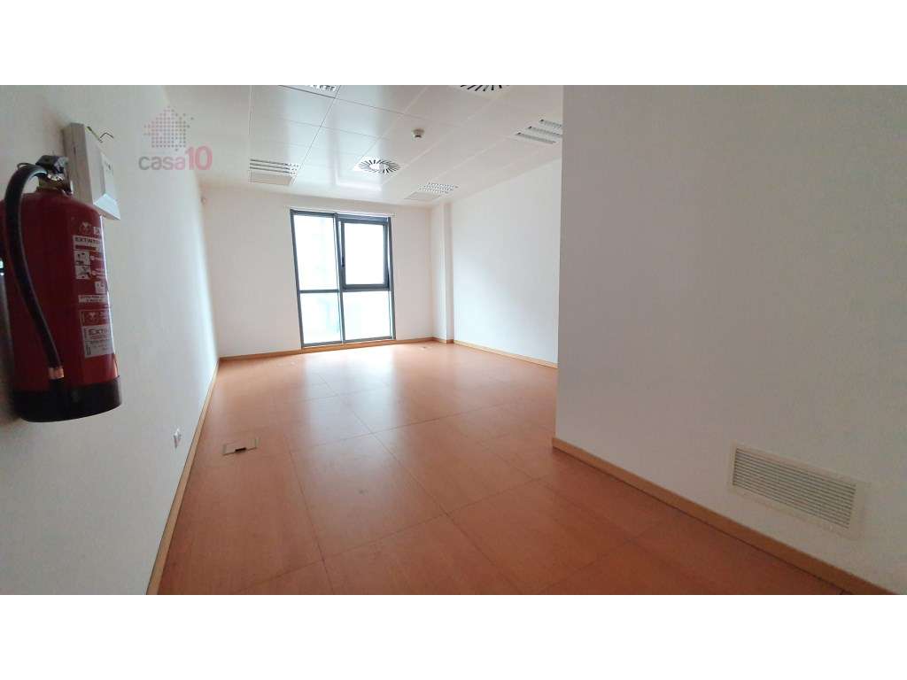 Arrenda-se excelente escritório no Parque das Nações - Grande imagem: 2/13