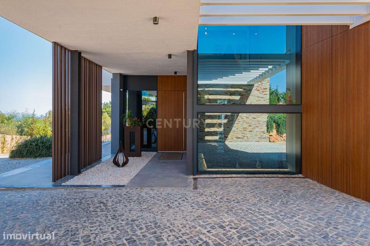 Villa de Luxo com 5 quartos e Vista Mar Panorâmica-10