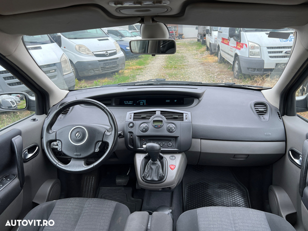 Renault Grand Scenic - 8