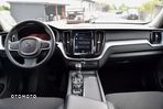 Volvo XC 60 D4 AWD Momentum - 32