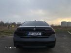 BMW Seria 7 750i xDrive - 25