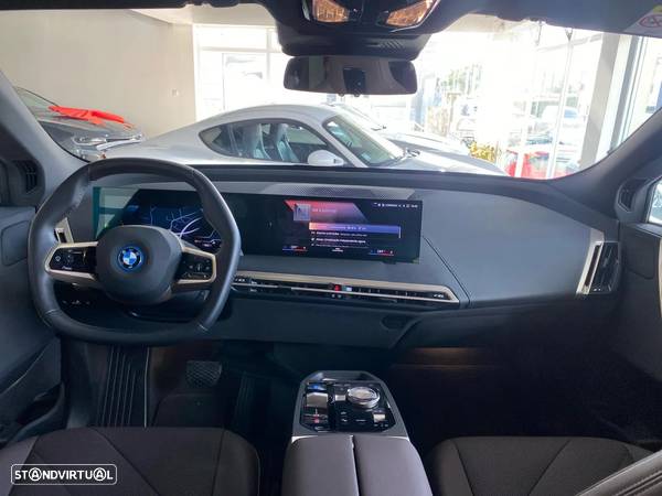 BMW iX xDrive 40 - 4