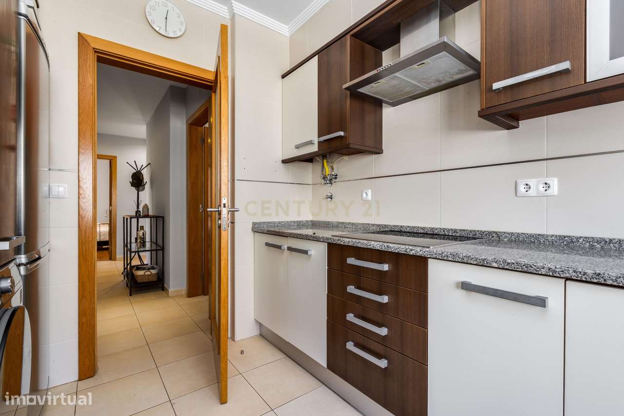 Apartamento T3 com Garagem na Quinta João de Ourém — Olhão-7